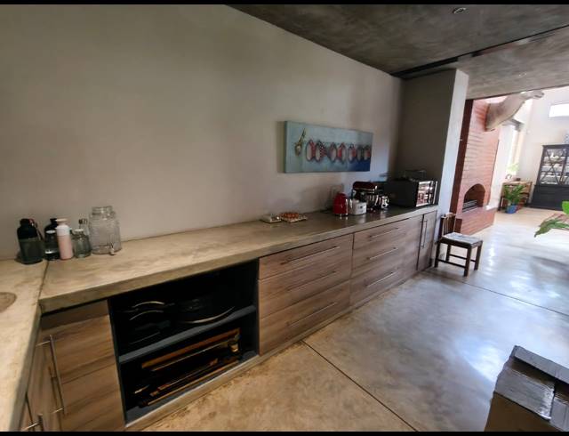 3.50HA SMALLHOLDING FOR SALE IN WATERKLOOF AH